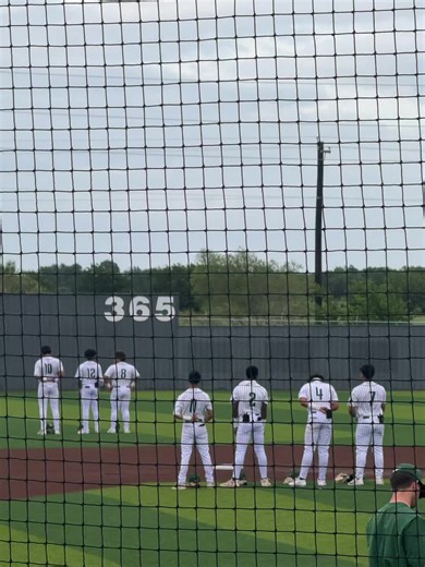 Last week Braylen wrapped up his sophomore high school baseball season ⚾️ It was such a bittersweet ending to a great season. We loved every minute watching him grow, work hard, and continue getting better. Saying goodbye to our seniors was the hardest part. This group meant so much to us. Watching their friendships and the bond they built turn into family is something we’ll always be grateful for. We’re truly going to miss our senior families next year. On to the next chapter… summer ball 💚⚾️