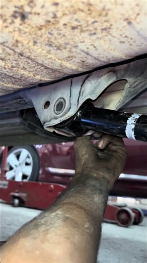 Replace rear differential lower control arm 🛠️🚗