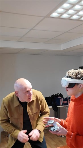 🧵 A l’ENSAIT, la réalité virtuelle a fait son entrée dans les cours de nos élèves ingénieurs il y a quelques mois ! 🎮 Elle permet aux étudiants d’explorer les machines textiles, de visiter des usines à distance ou encore de tester des prototypes en immersion. Une nouvelle façon d’apprendre, plus visuelle et plus concrète. 🙌 | Ensait, Ecole Nationale Supérieure des Arts et Industries Textiles