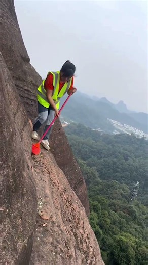 Danxia Mountain: The Mountain Path with No Second Chance | #shorts #danxiamountain