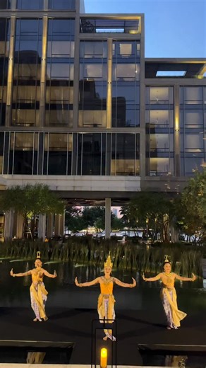 3.1K views · 178 reactions | As twilight falls over our urban resort, the heart of the Central Courtyard and The Lounge comes alive with the graceful rhythm of Thai dance, a timeless ritual of movement, meaning and mindfulness that beautifully celebrates Thailand’s rich culture and artistic heritage. | Four Seasons Hotel Bangkok | Facebook
