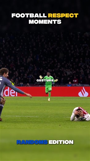 Muller's part time job is fixing people's haircut 😭⚽