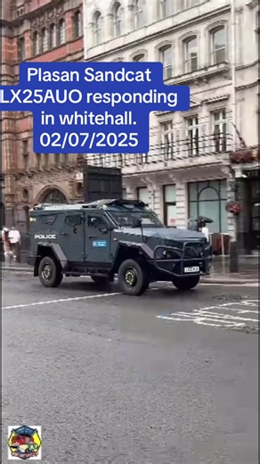 Metropolitan Police Sandcat LX25AUO in Action