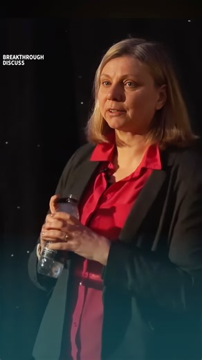 Sara Russell from the Natural History Museum spoke at Breakthrough Discuss 2025 about where water and life’s ingredients come from. She shared results from NASA’s OSIRIS-REx mission to asteroid Bennu, showing that its samples contain salty liquid water and key elements like carbon and phosphates—conditions that could help form the building blocks of life. | Breakthrough