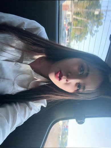 วิดีโอของ Num'Num (@nam_3689) พร้อมเพลง ย้อนใจ - พริกไทย