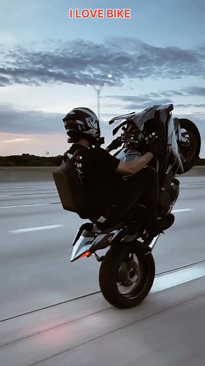 #bikeride #bikelife #bikelover #BMW #ducativ4 #shortviral #fbreelsfypシ゚ #fbyシvideo #shortsreels #fbreels2025ツ #fblifestylechallenge #photochallenge #biker #bikergirl #bikeriding #bikinis #fbviralpost2025シ | Bike lovers