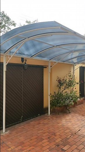 garagem de metalon e policarbonato