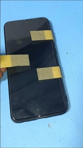 How to Install a Tempered Glass Screen Protector on Your Phone without Bubbles #diy #phone #screen