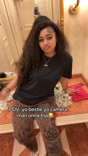 𝐊𝐚𝐬𝐡 𝐊𝐦𝐨𝐧𝐞𝐲𝐲 ✆👱🏽‍♀️🔪 on Instagram: "Ntm onna rest of my ones I had #vegastrip #okay #upcomingartist #rap #florida"