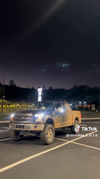 Hitting mud for you. #LLJ #fyp #mudding #digrigs🌾 #bubbatruck🌾