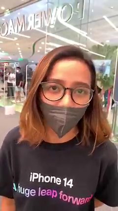 ICYMI: Power Mac Center reopened its store in SM Mall of Asia Official to give you awesome deals and let you #FeelTheCyberThrill Watch as we ask people around what’s their favorite Apple product. How about you? Let us know in the comments and you might get a chance to win exciting prizes from us! 👇 #DiscoverAnElevatedExperience only at SM Cyberzone! | SM Cyberzone