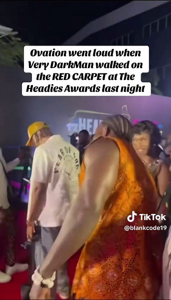 Ovation went loud when Very DarkMan walked on the RED CARPET at The Headies Awards last night…@VDM #headiesaward #fyp #foryoupage #videoviral #tiktokviral #fypシ゚