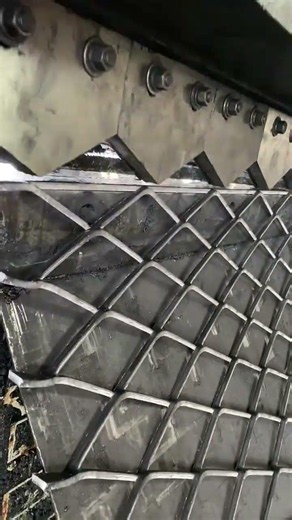 Interesting mesh production. The method of cutting from a metal sheet is used. Not a wire netting.
