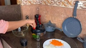 158K views · 781 reactions | Running late for dinner? Chop like a pro and speed up your #cooking process with #Wonderchef Turbo Chopper! Food prep has never been so easy; whether it is chopping, mincing or dicing, it is all done in seconds. Save time and a whole lot of effort with this unique kitchen tool. | Wonderchef | Facebook