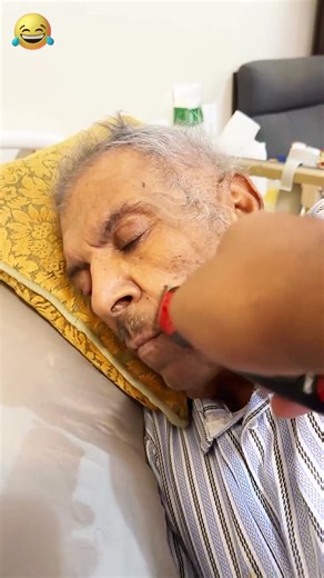 Gunung semeru meletus lagi pada sore hari ini rabu tanggal 19-11-2025 pukul -16:00 wib #gunungsemerulumajang #gunungsemerumeletus #fyp