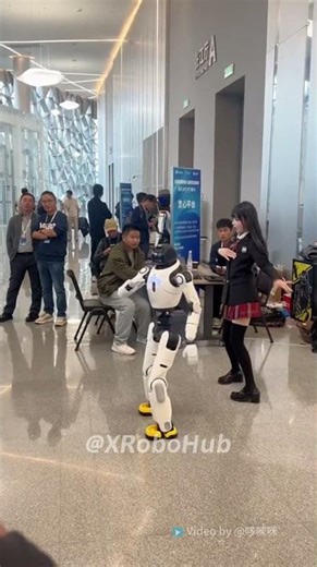 🔥Robot vs. Girl: Who Has the BEST Dance Moves? VOTE NOW! #robotdance #humanoid #dancebattle