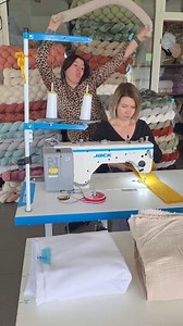 16K views · 38 reactions | Est-ce c'est pareil chez vous ?  Le moins qu'on puisse dire ce que Coco cache bien son jeux, mais on s'ennuierait sans elle  #collegues #work #office #officememes #officehumor #couturiere #atelier #boulot #job #bossprank #humour #prank #cestleclate #ambiance | Les tresses à Sissou | Facebook