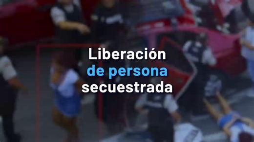 Las cámaras de videovigilancia del C5 GYE realizaron un seguimiento en tiempo real a un vehículo que presuntamente trasladaba a una persona secuestrada en la vía Perimetral.Gracias a la rápida coordinación entre #SeguraEP y @PoliciaEcuador , en pocos minutos se logró la aprehensión de tres sujetos, el decomiso de dos celulares y un arma de fuego, así como la recuperación del automotor y la liberación de la persona.