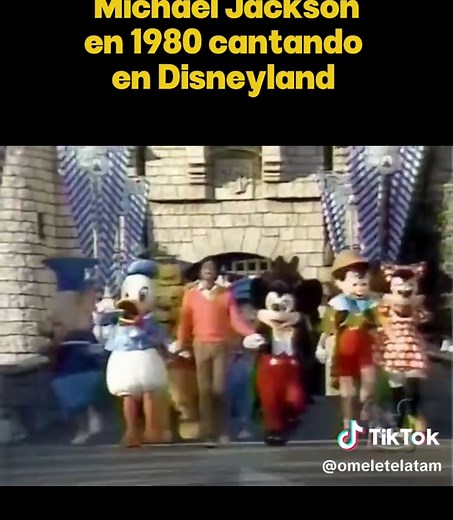 #MichaelJackson cantando “When you wish upon a star” en el especial de CBS para celebrar el 25 aniversario de #Disneyland en 1980 🏰