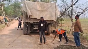 Wet Mix Macadam (WMM) material কিন্তু দুই Layer এ Lay করা হয়। | Momin Mozibul Haque Shamaji