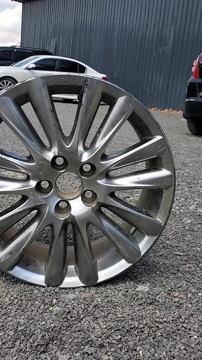 Hii rim imepigwa muosho mmoja. Kitu safi sana.Hivi ndo sisi hufanya kazi.Tunangarisha viatu zenu za magari. At a small fee you get your rims shinning for at least 3years.Hit our DMs and let's get the job done.We are still the best powder coating service providers Africa.#rim #powdercoating #rimrepair