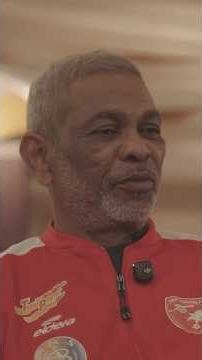 This coach beat cancer and led his team to the 8th round of the Cup