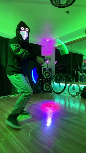 Learn to Master the Buzzsaw Illusion: Poi Spinning Tutorial