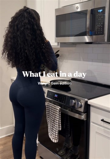 Eating enough a solid diet = Real GAINZ 🍑These two supplements are my favorite! The appetite booster helps me stay consistent with eating and making sure I get the correct amount of calories to gain in the correct places ! #weightgain #whatieat #whatieatinaday #weightgainjourney