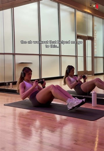 The core workout that helped me get shreddeddd as someone who lost 30 lbs and did a body recomp 🤌🏽🤌🏽 ik there is A LOTT of planks in this workout but trust me that’s the secret sauce for ab definition trusttt Full workout: Lemon Squeezers (30 seconds) Side plank pull through (60 seconds per side) Plank (until failure) Plank pull though (30 seconds) bicycle kicks (30 seconds) Repeat everything TWICE!! Im using a 5 lb dumbbell but you can use any weight or even your water bottle to add resista