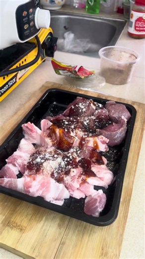 Adding Soup Powder on Meat