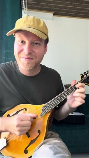 Traditional bluegrass #mandolin “Salt Creek”