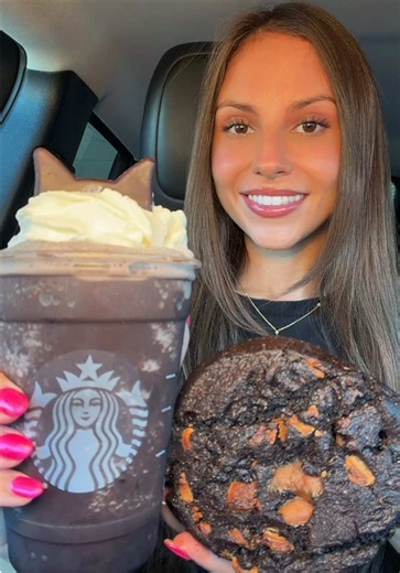 Starbucks Black Cat Frappuccino & Cookie: New Halloween Treat Review 🖤🐈‍⬛