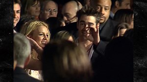 Britney Spears Appears with Colin Farrell at 'The Recruit' Premiere