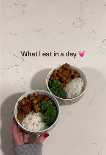 WHAT I EAT IN A DAY 💓 Ça paraît tu que j’aime le pain? 😅