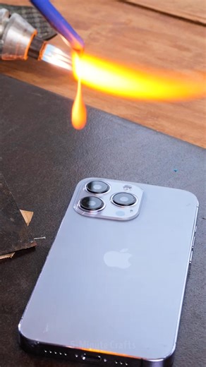 661K views · 733 reactions | Crafting custom phone case with hot glass design  | 5-Minute Crafts | Facebook