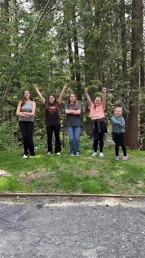 How many Weiss sisters can you name? #siblings #sisters