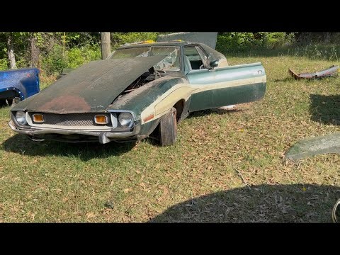 Another Javelin picked for parts for the 1972 AMC Javelin