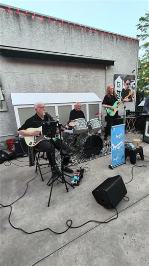 1m Entertainment Club Of NJ Underwater Airlines / Margaritaville 1 @ Mainbrook Tavern 5/29/26