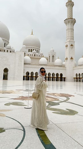 86 reactions · 10 comments | The Sheikh Zayed Grand Mosque is one the world's largest mosques and a massive architectural work of art that intentionally blends different Islamic architectural schools. #abudhabi #uae #uae | Khaliun Otgonbat | Facebook