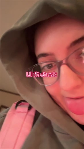 Buff brunette (@annafitness02)’s videos with Stadium Rave - Spongebob Squarepants