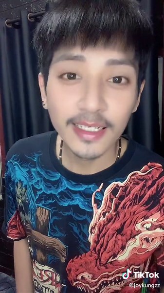 Discover Unique Graphic T-Shirt Styles