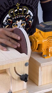 64K views · 824 reactions | Woodworking Tooltips and Tricks Sanding Disc Paper Idea #making #tricks #woodwork #woodworking #jig #carpentry #hacks #carpenter #tips | Woodworking Crafty | Facebook