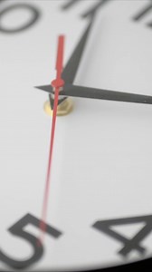  Le saviez-vous ? Le temps décimal est un système de mesure du temps introduit pendant la Révolution française, en 1793, dans le cadre de la réforme du calendrier républicain. Il visait à remplacer la division traditionnelle du jour en 24 heures par un système basé sur des unités décimales. Une petite révolution dans la grande. Pour en savoir plus sur l'an II, rendez-vous au Musée Carnavalet - Histoire de Paris. #expo #histoire | Paris Musées | Facebook