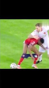 Les moments les plus drôles dans le football ⚽😂