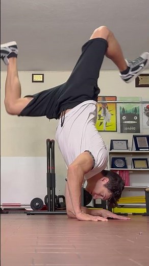 Elbow Freeze Scissored Legs