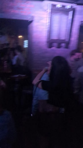 Si tu connais le Turf… Tu sais déjà que ça va être une vraie soirée. Alain aux commandes 🎉 Jess en salle (et toujours aussi iconique ❤️) FAFA pour faire monter la température LOVE IS IN THE TURF Samedi 14 février Tag ton 1 de la Saint-Valentin 👇