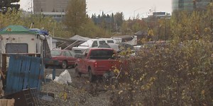 How did Anchorage underestimate the need for winter homeless shelter space?