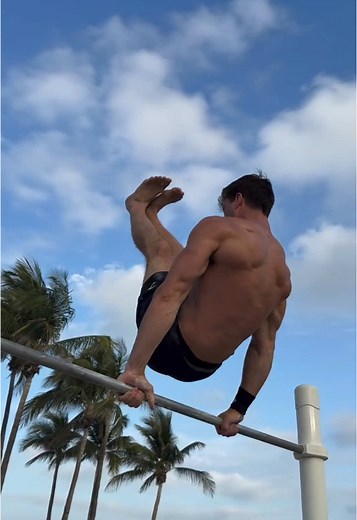 Chill Beach Workout in South Miami: Calisthenics Fun