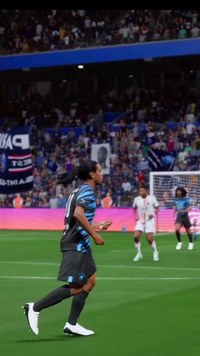 Acrobatic Soccer Skills: Ronaldinho Inspired Moves