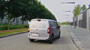 New 2025 Toyota Proace City - Walkaround, Interior and Driving | REC Anything